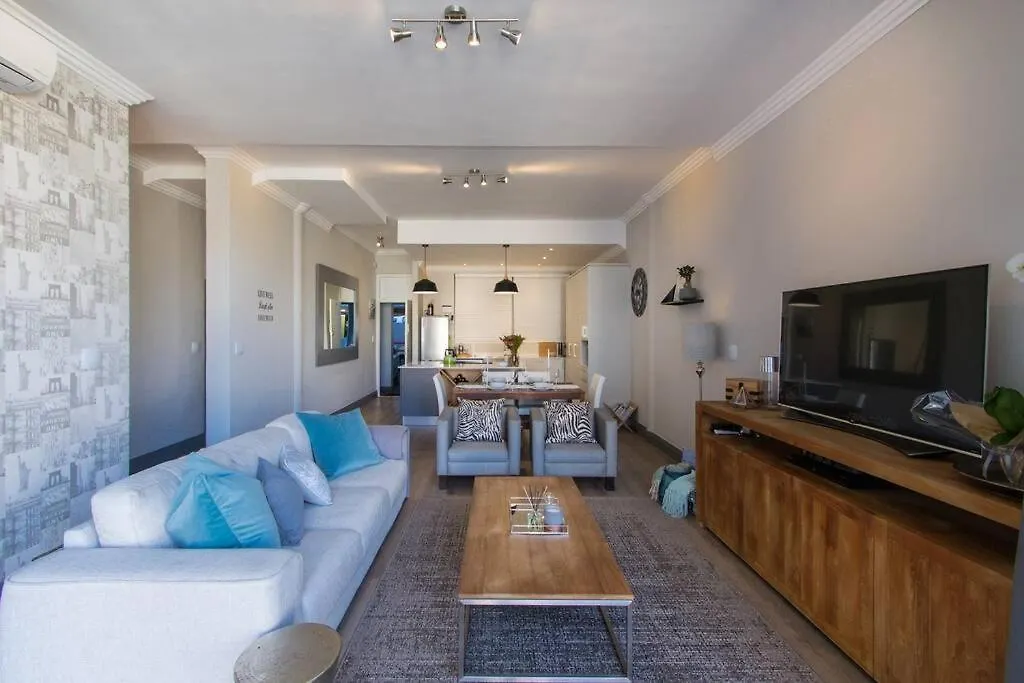 9 Church View - No Loadshedding - Homely Apartment Kapstadt