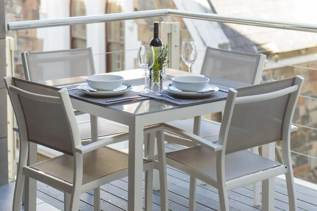 9 Church View - No Loadshedding - Homely Apartment Kapstadt