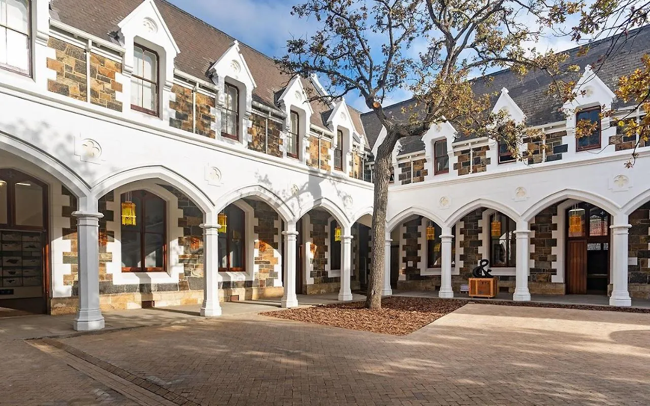 9 Church View - No Loadshedding - Homely Apartment Kapstadt